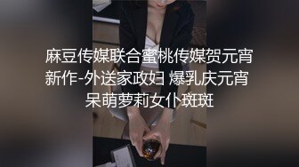 哺乳期大奶子少妇是真骚啊，挤着奶水一直流自慰骚逼，口交大胡萝卜，道具玩弄骚逼浪荡呻吟，精彩不要错过