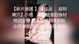 【大开眼界游戏展】美女云集露奶露毛露阴 黑衣豪乳美女奶头漏了还不知道 还摄影给她拍好一点