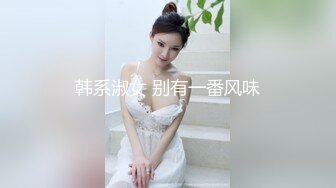 【新片速遞 】 小妹妹骚姐姐全程露脸大秀直播，跟狼友互动撩骚，伸着舌头要舔狼友大鸡巴，揉奶玩逼道具抽插让姐姐吃奶子[1.66G/MP4/01:56:18]