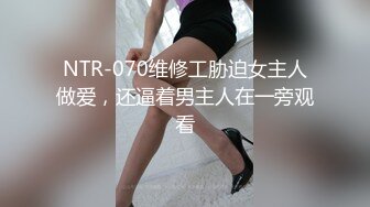 -护士装D罩杯大奶美女 两个大车灯露在外面 拨开丁字裤揉穴 假屌猛捅