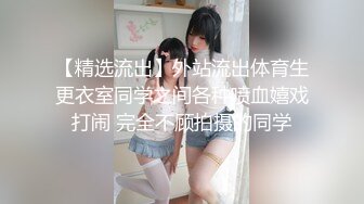   古风妆风情少妇露脸小奶妈，奶水充足颜值不错玩的嗨，听狼友指挥激情大秀