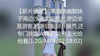 参加过国际健美大赛的帅哥第二弹,全裸秀肉玩鸡巴