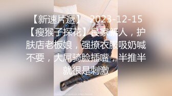 老婆握着老公和单男的肉棒交换着吃