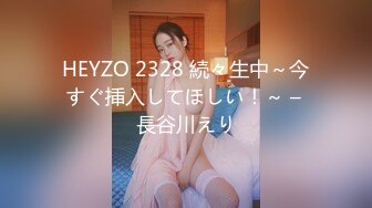 魔手外购2021十月最新流出《商城后景》美女导购员眼镜小姐姐屁眼一张一翕的就是不拉屎