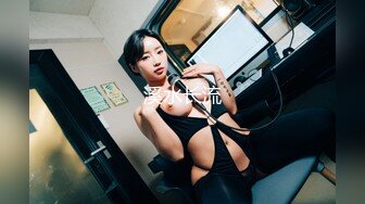 微博极品G奶少女『笔芯优优』-蓝色JK 衣夹乳头紫色道具不断抽插无法满足4指插入