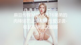 气质少妇露脸与大哥啪啪，很会享受被吃奶舔逼给大哥口交深喉玩的真刺激，各种体位抽插浪荡呻吟最后口爆吞精