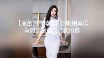 战后温存，女友在梳妆台边化妆，却被男友无情手持镜头拍摄