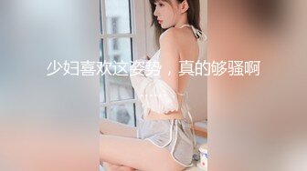 风景区女厕全景偷拍多位美女少妇前来献B (5)